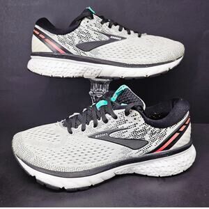 Brooks Women 8.5 Comfy footwear